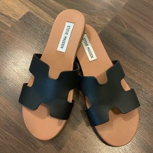 Steve Madden “Harriet” Black Sandals